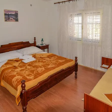 Apartment Etica